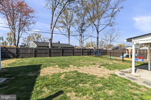 17 GUN RD, Levittown, PA 19057