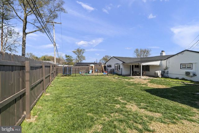 17 GUN RD, Levittown, PA 19057