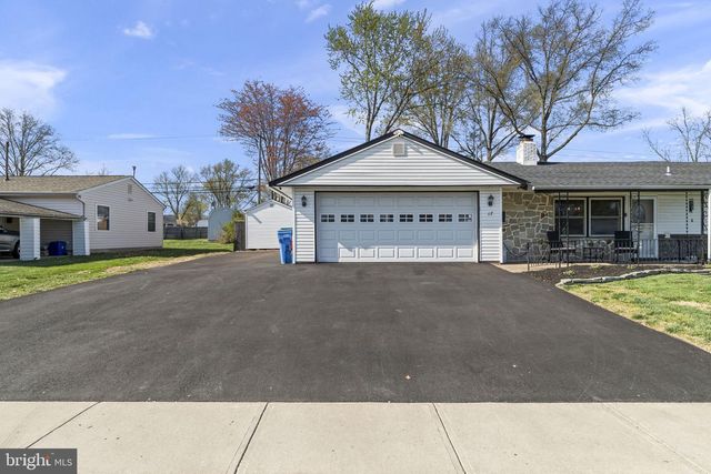 17 GUN RD, Levittown, PA 19057