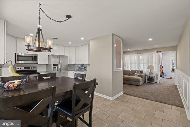 17 GUN RD, Levittown, PA 19057