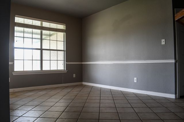409 Royal Crest Drive, Desoto, TX 75115