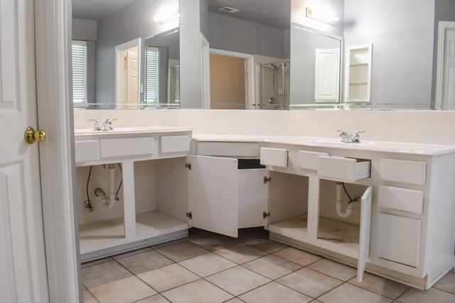 409 Royal Crest Drive, Desoto, TX 75115