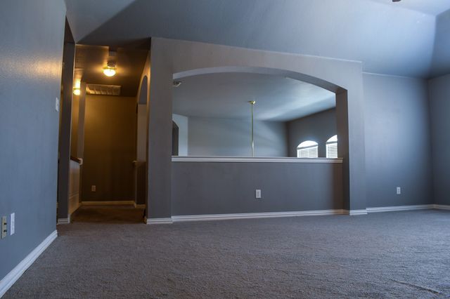 409 Royal Crest Drive, Desoto, TX 75115