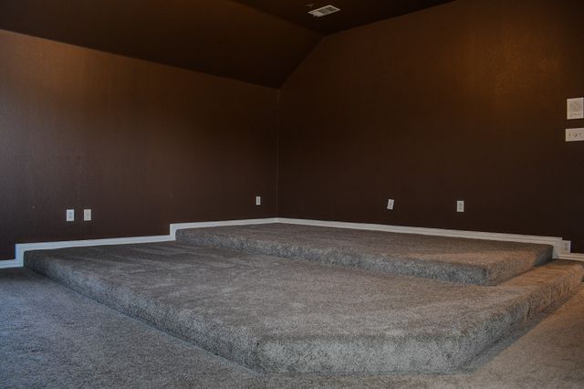 409 Royal Crest Drive, Desoto, TX 75115