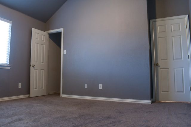 409 Royal Crest Drive, Desoto, TX 75115