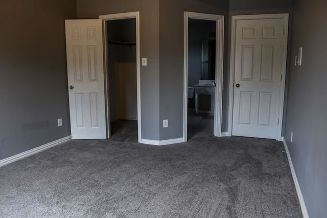 409 Royal Crest Drive, Desoto, TX 75115