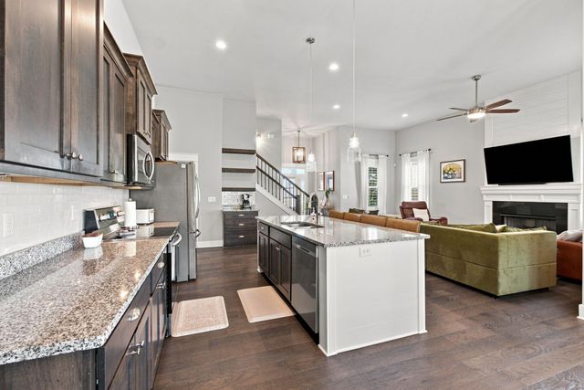 323 Hathaway Ln, Gallatin, TN 37066