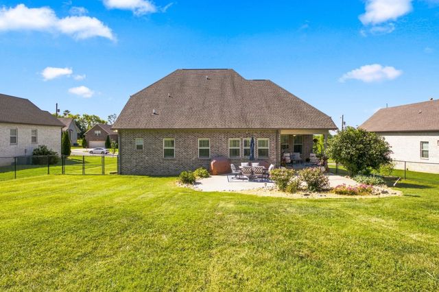 323 Hathaway Ln, Gallatin, TN 37066