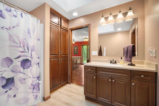S84W30397 Chestnut DRIVE, Mukwonago, WI 53149