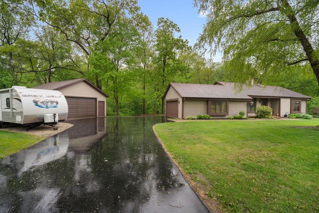 S84W30397 Chestnut DRIVE, Mukwonago, WI 53149