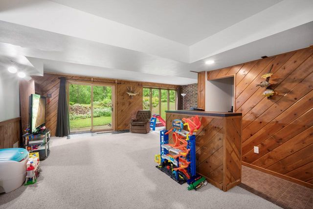 S84W30397 Chestnut DRIVE, Mukwonago, WI 53149