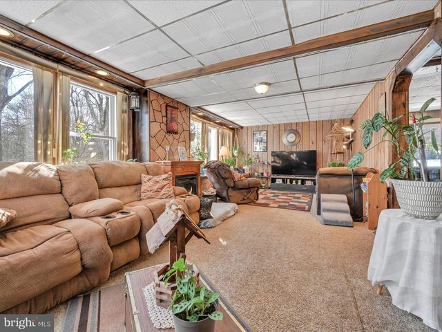 111 CREST ST, Barnesville, PA 18214
