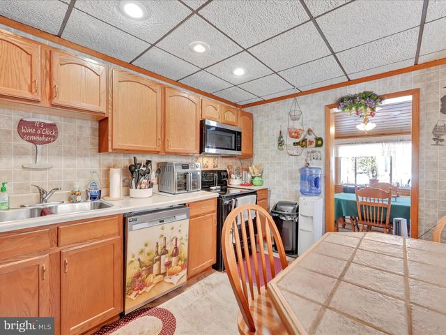 111 CREST ST, Barnesville, PA 18214