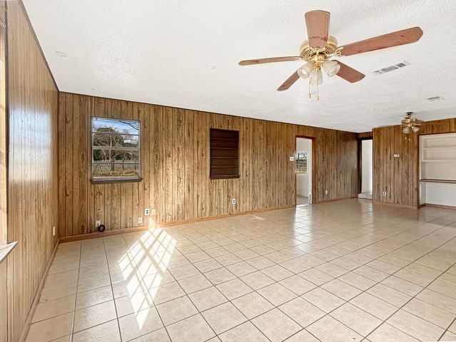 513 E Tulane Street, Lubbock, TX 79403