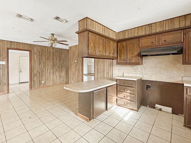 513 E Tulane Street, Lubbock, TX 79403