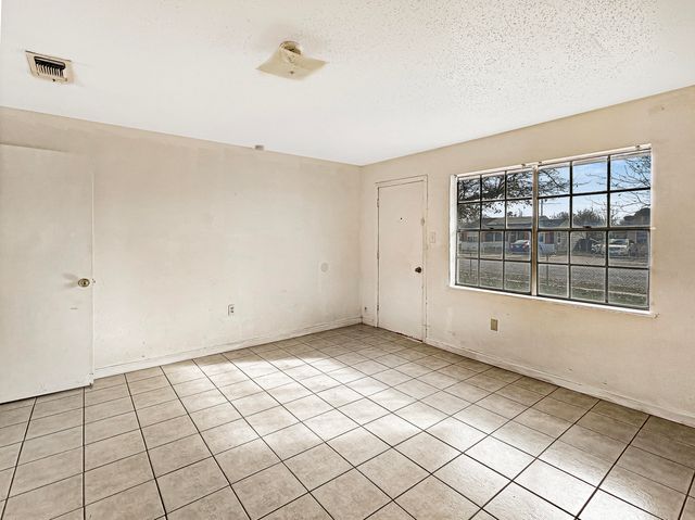 513 E Tulane Street, Lubbock, TX 79403