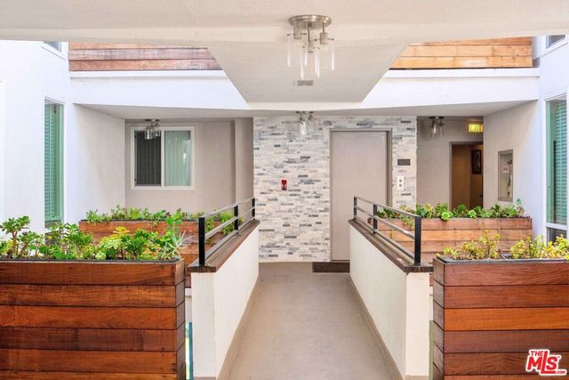 901 Ocean Avenue, Santa Monica, CA 90403