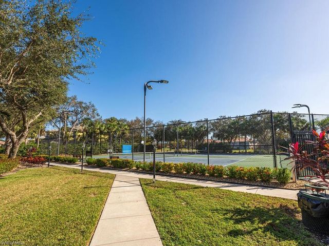 2051 Morning Sun LN, Naples, FL 34119