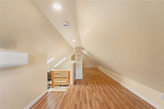 32 Richmond Street, Bristol, RI 02809