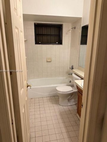 8932 Ridgeland Dr, Cutler Bay, FL 33157