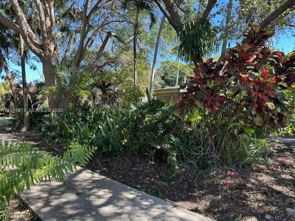 8932 Ridgeland Dr, Cutler Bay, FL 33157