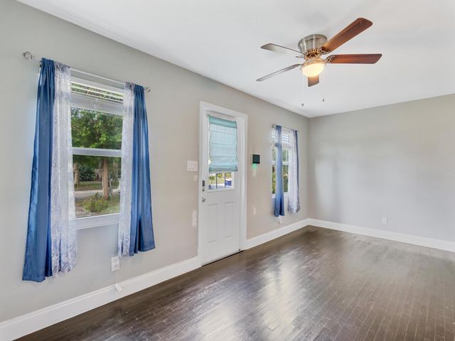 712 S 9th Street, Fort Pierce, FL 34950