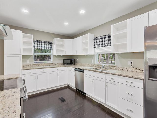 712 S 9th Street, Fort Pierce, FL 34950