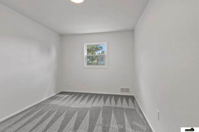 900 W Dawes Avenue, Lincoln, NE 68521