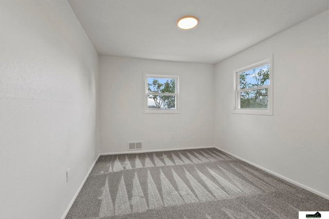 900 W Dawes Avenue, Lincoln, NE 68521