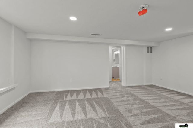 900 W Dawes Avenue, Lincoln, NE 68521