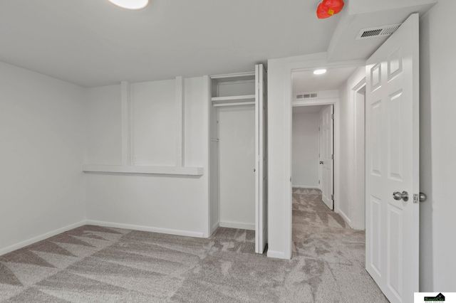 900 W Dawes Avenue, Lincoln, NE 68521