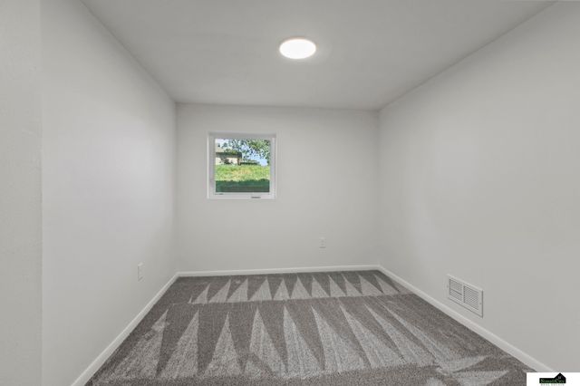 900 W Dawes Avenue, Lincoln, NE 68521