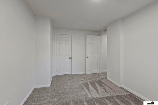 900 W Dawes Avenue, Lincoln, NE 68521