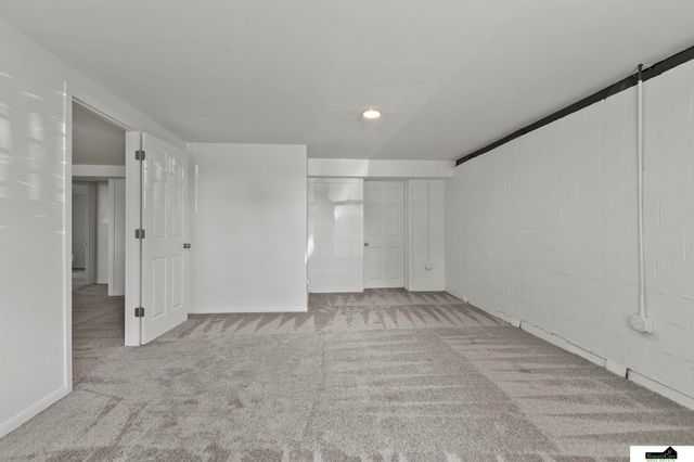 900 W Dawes Avenue, Lincoln, NE 68521