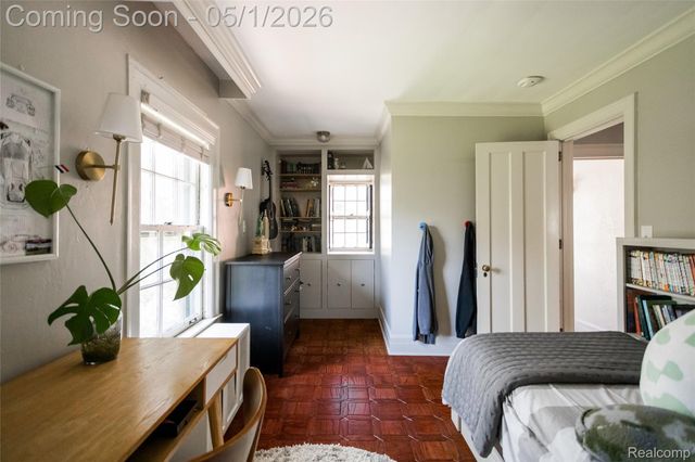 2929 Burns Street, Detroit, MI 48214