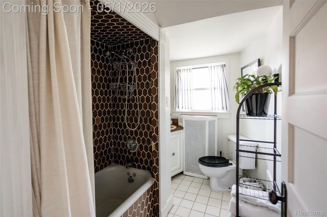 2929 Burns Street, Detroit, MI 48214
