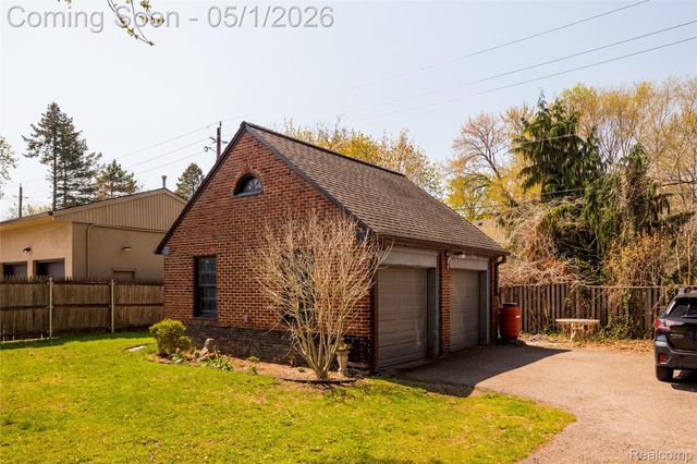 2929 Burns Street, Detroit, MI 48214