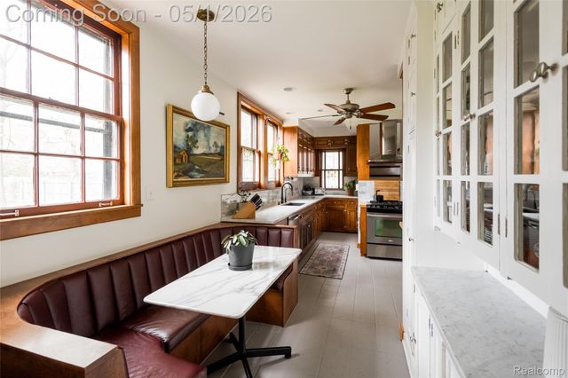 2929 Burns Street, Detroit, MI 48214