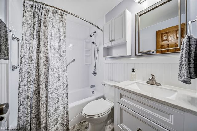 33450 Willowick Drive, Eastlake, OH 44095