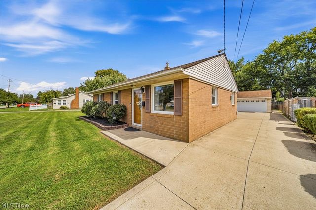 33450 Willowick Drive, Eastlake, OH 44095