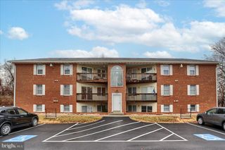 2712 LISBURN RD #201, Camp Hill, PA 17011