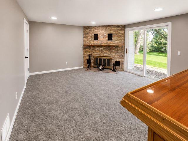 2192 Tower Court, Woodbury, MN 55125