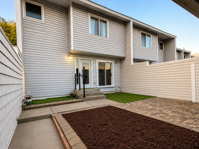 2192 Tower Court, Woodbury, MN 55125