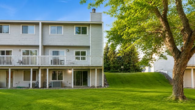 2192 Tower Court, Woodbury, MN 55125