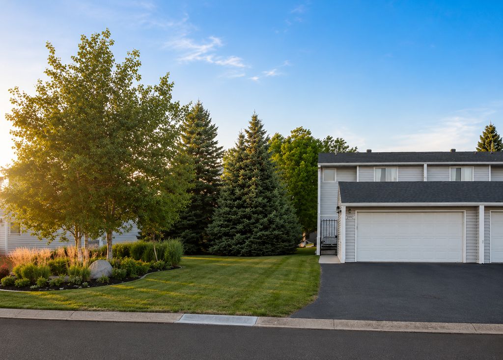 2192 Tower Court, Woodbury, MN 55125