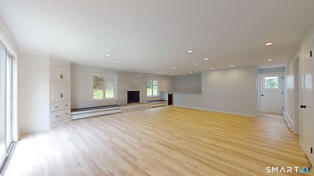 1920 Hartford Turnpike, North Haven, CT 06473