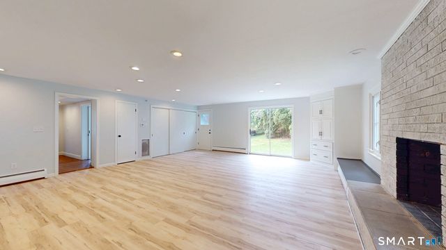 1920 Hartford Turnpike, North Haven, CT 06473