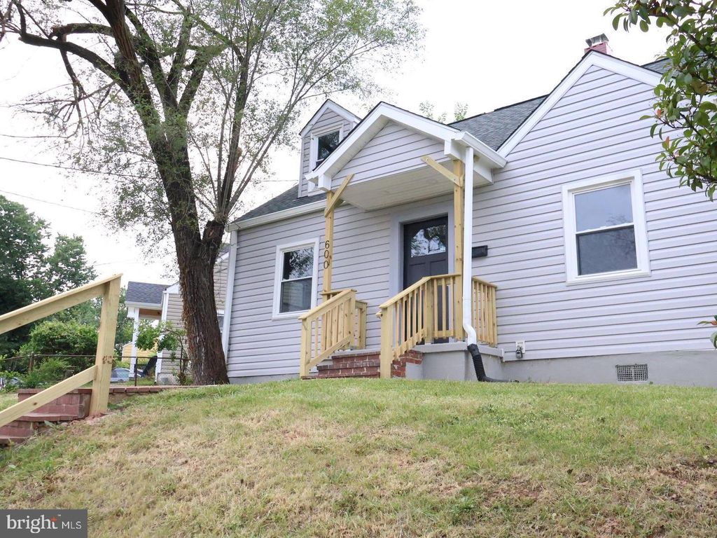 600 64TH AVE, Capitol Heights, MD 20743