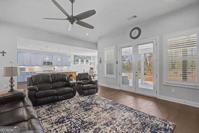 286 Chatuge Drive, Hoschton, GA 30548