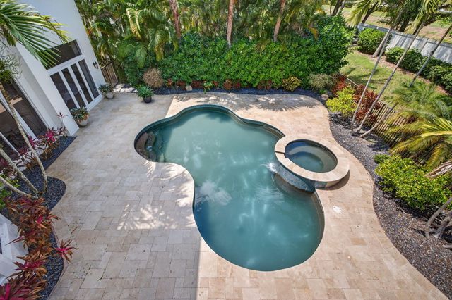 17681 Middlebrook Way, Boca Raton, FL 33496